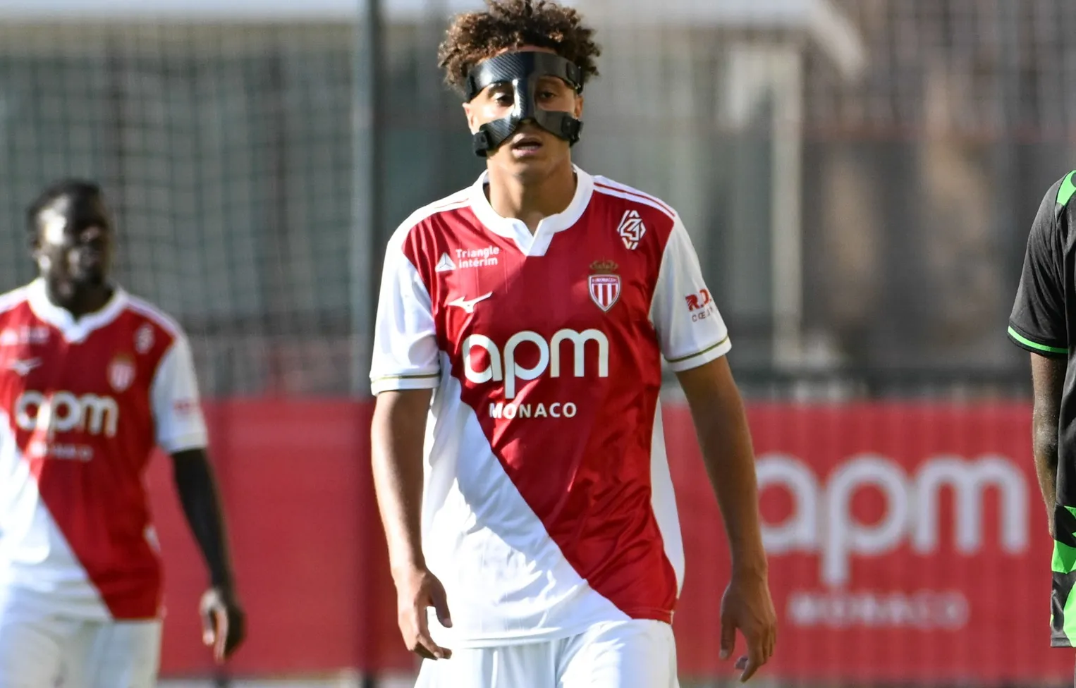 Pourquoi Eliesse Ben Seghir joue avec un masque