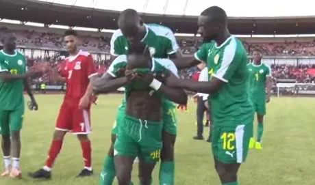 S&eacute;n&eacute;gal : en larmes, Sadio Man&eacute; re&ccedil;oit plusieurs soutiens