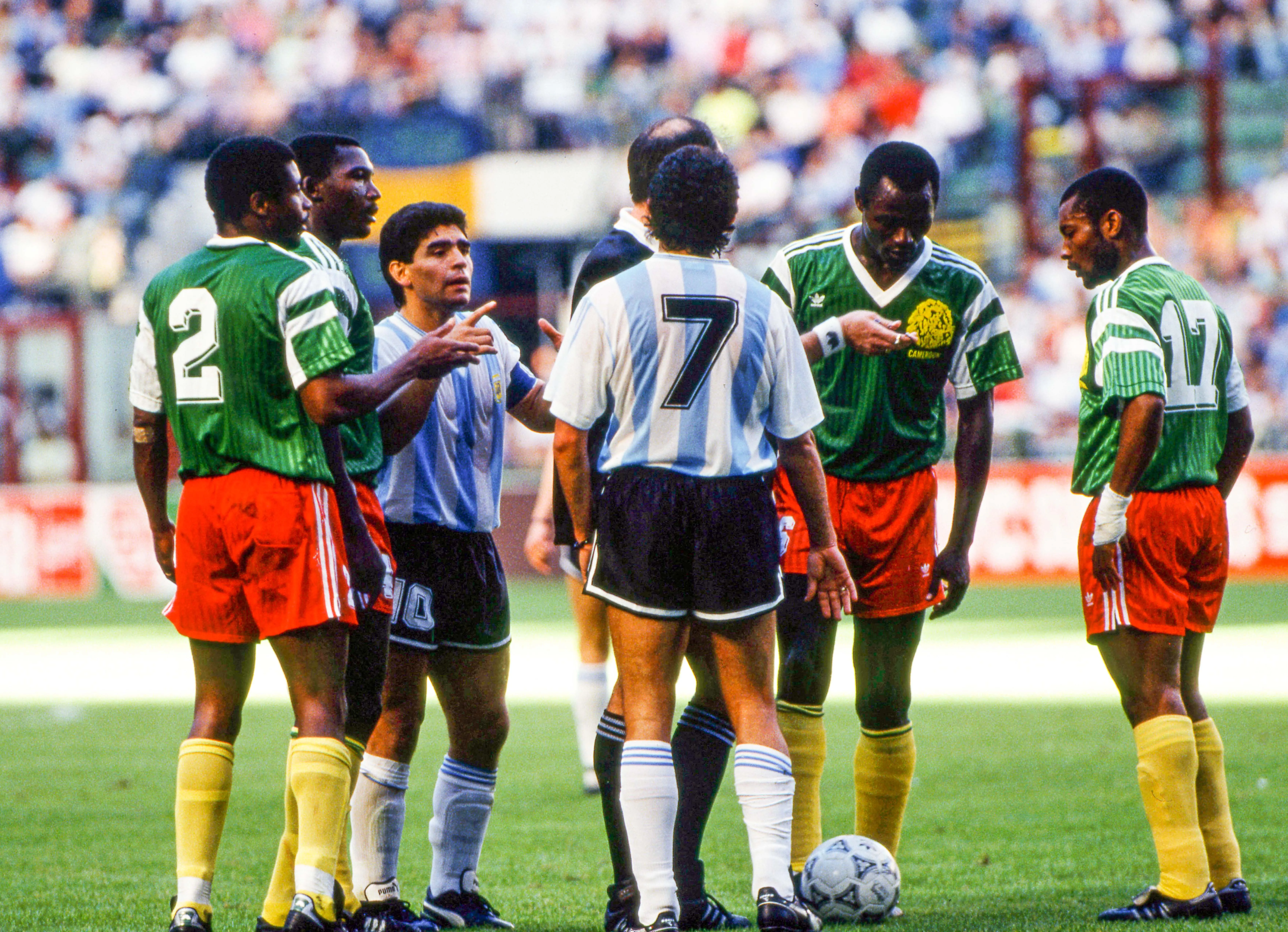 Diego Maradona face au Cameroun en 1990