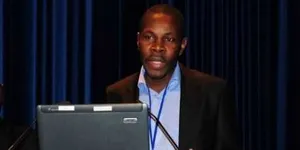 Foot Solidaire / Jean-Claude Mbvoumin : “Avec la crise, l’Afrique est devenue le marché de l’Europe pour le transfert de jeunes joueurs”