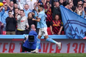 Mahrez : un triplé, deux premières !