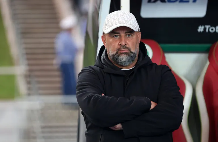 JS Kabylie : une pointure alg&eacute;rienne nomm&eacute;e sur le banc&nbsp;! (officiel)