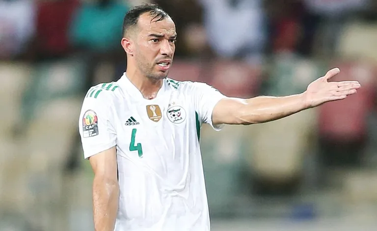 Alg&eacute;rie : &ldquo;joueurs fant&ocirc;mes&rdquo;, &ldquo;Mahrez la plus grosse erreur&rdquo;&hellip; Benlamri fustige les choix de Petkovic !