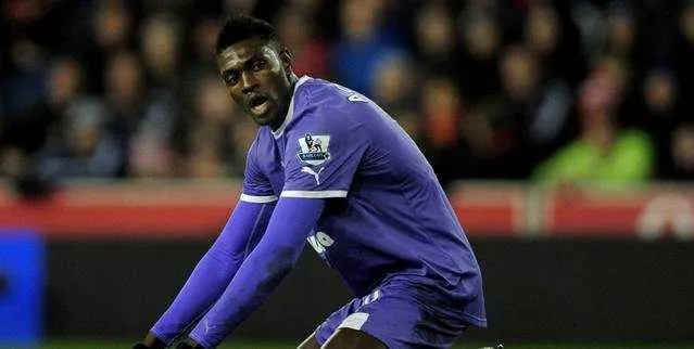 Tottenham : revoil&agrave; Adebayor !