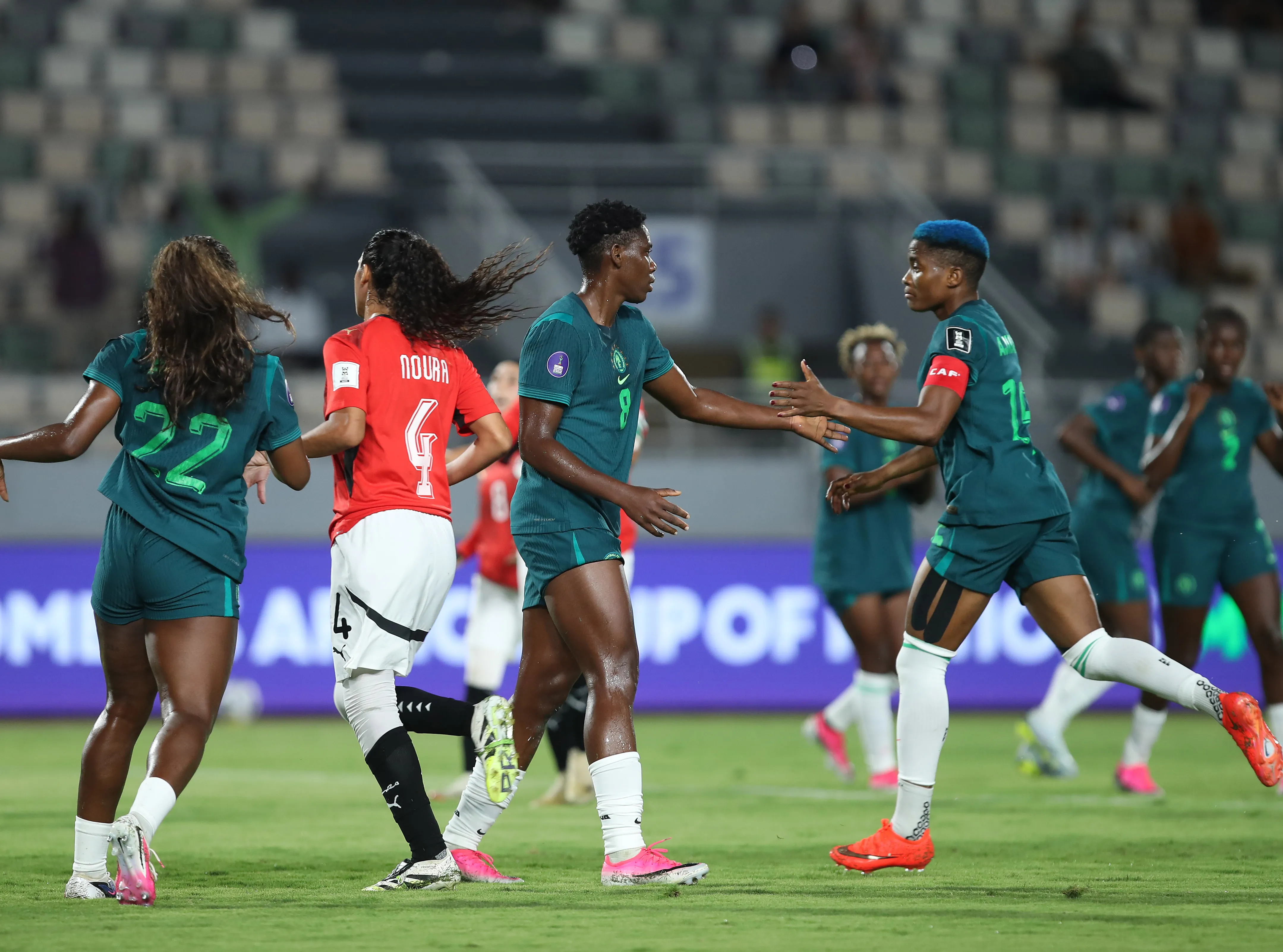Asisat Oshoala, Rasheedat Ajibade, Nigeria f&eacute;minin