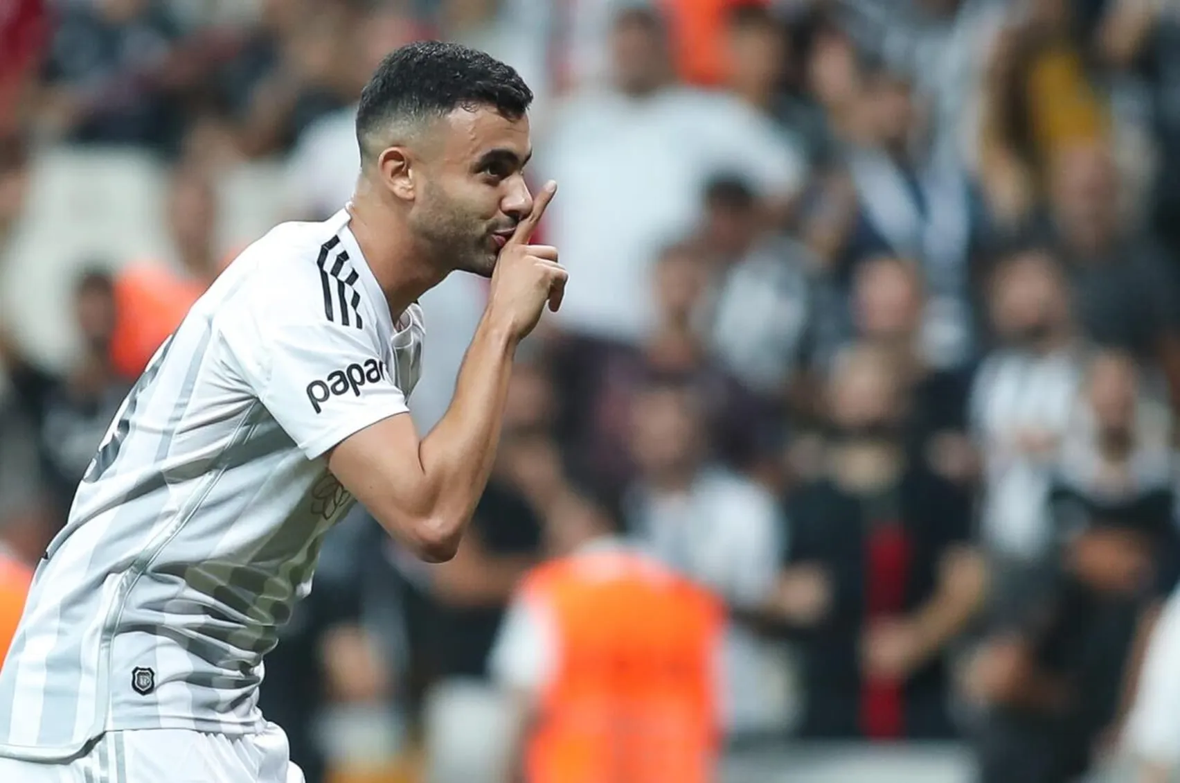 Besiktas : &ldquo;choqu&eacute;&rdquo; par sa mise &agrave; l&rsquo;&eacute;cart, Ghezzal met les choses au clair