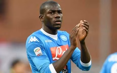 Naples : Maradona encense le &ldquo;ph&eacute;nom&egrave;ne&rdquo; Koulibaly
