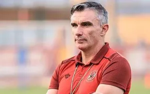Al Ahly : Patrice Carteron prend la porte