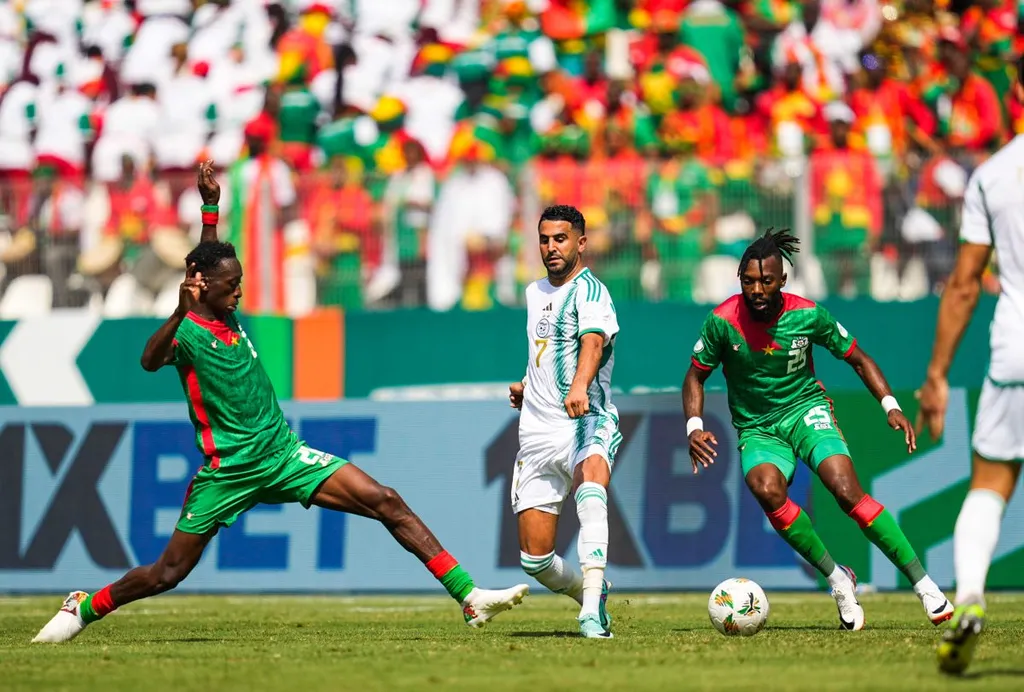 Alg&eacute;rie, Burkina Faso, Riyad Mahrez, Gustavo Sangar&eacute;, Steeve Yago