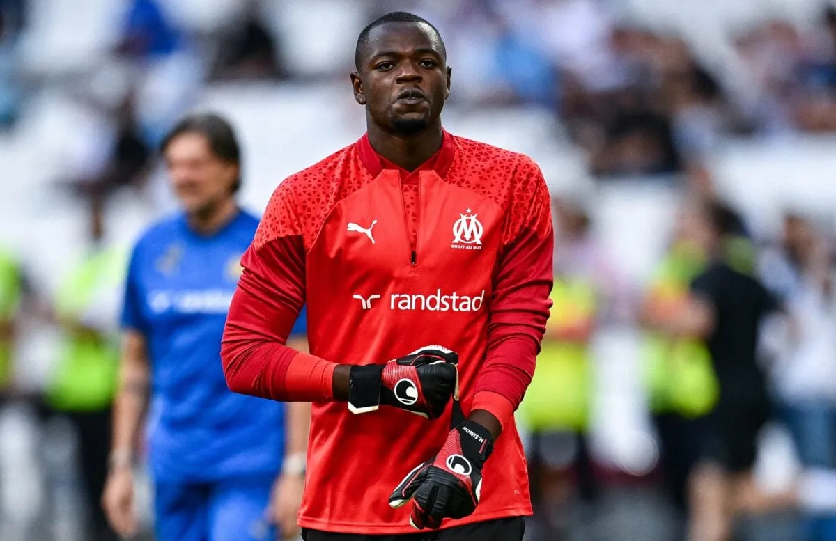 OM : l&rsquo;incroyable anecdote sur les gants de Simon Ngapandouetnbu