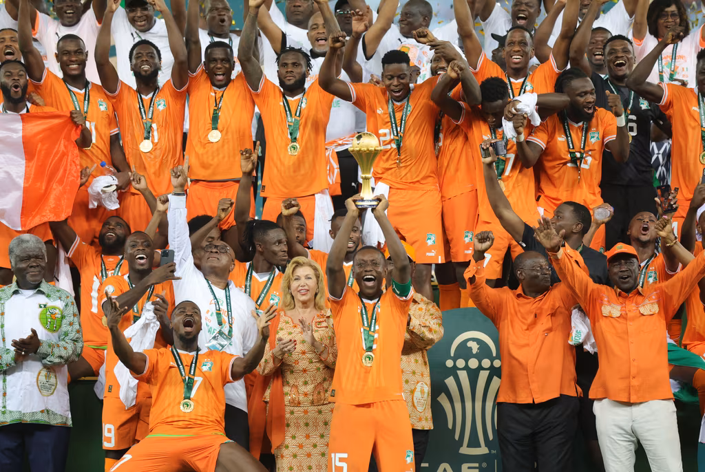 C&ocirc;te d'Ivoire, troph&eacute;e remise, Max Gradel
