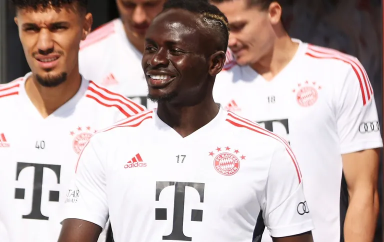 Bayern : doublé et fair-play, Mané fait le show