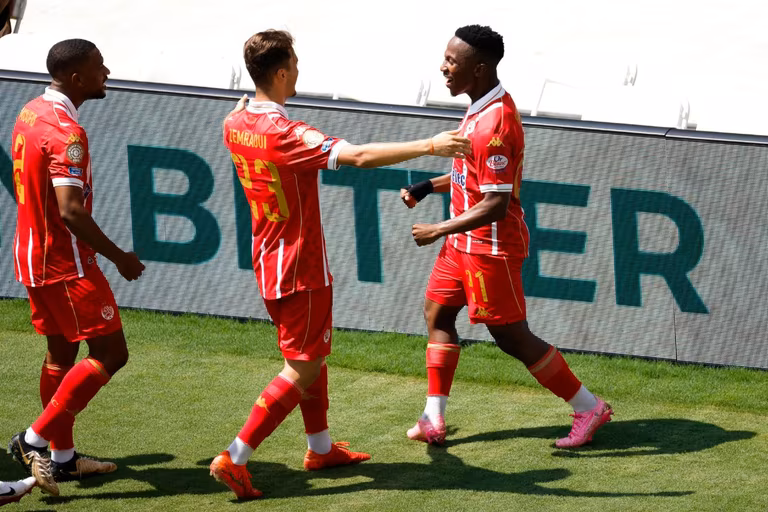 Coupe CAF : le Wydad frappe fort d&rsquo;entr&eacute;e, l&rsquo;USM Alger domine les Ivoiriens