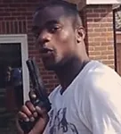 S&eacute;bastien Bassong, arme au poing