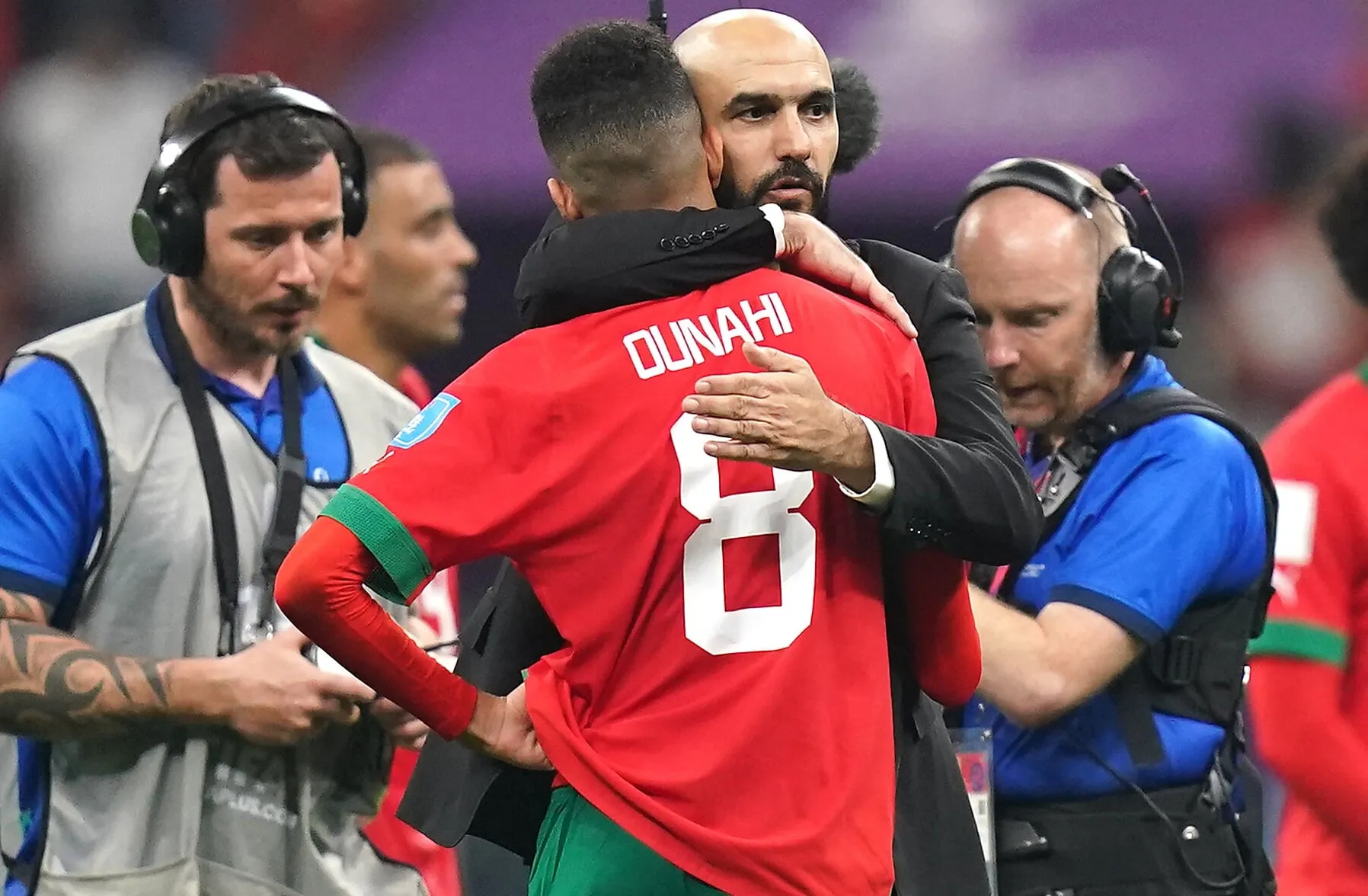 Maroc : &ldquo;quand vous le voyez pleurer&hellip;&rdquo; Regragui, &ldquo;tr&egrave;s touch&eacute;&rdquo; pour Ounahi, acte son forfait pour toute la CAN 2025