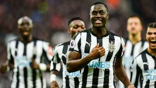 Saivet et J. Ayew sortent de l’ombre, Benatia tient le choc