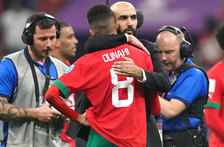 Maroc : &ldquo;quand vous le voyez pleurer&hellip;&rdquo; Regragui, &ldquo;tr&egrave;s touch&eacute;&rdquo; pour Ounahi, acte son forfait pour toute la CAN 2025