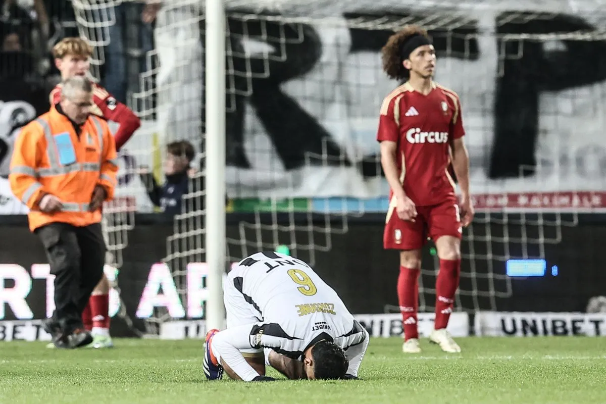 Le brassard arc-en-ciel refus&eacute; par un Fennec