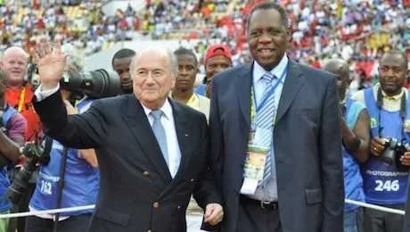FIFA : Hayatou prend du galon