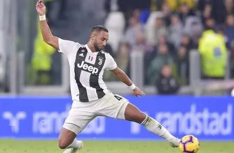 Juve : le Bar&ccedil;a, le non ferme de Benatia