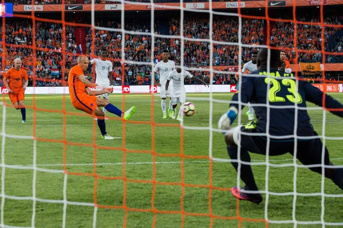 C&ocirc;te d&rsquo;Ivoire : douch&eacute; 5-0, Wilmots n&rsquo;oubliera pas sa premi&egrave;re&hellip;