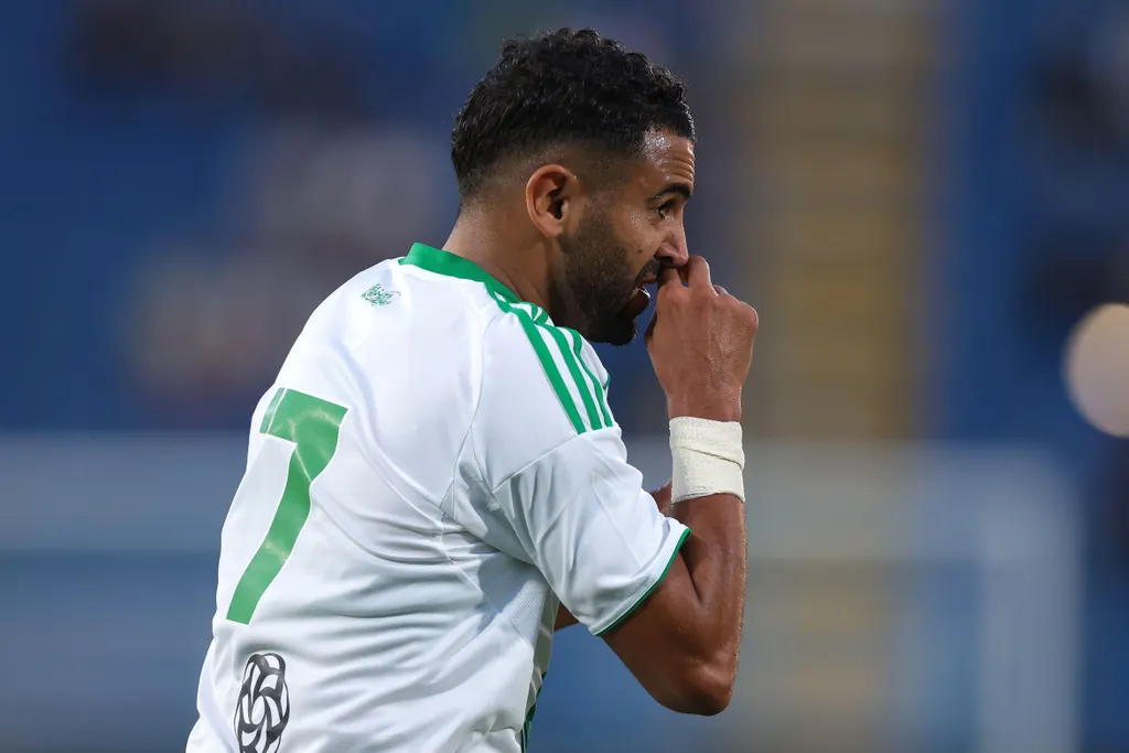 The Ultimate Indicator on Mahrez's Future: The Algerian Starts Following His Next Club on Social Media?