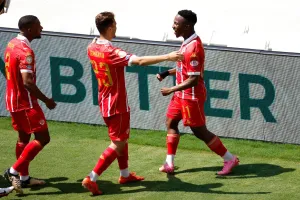 Coupe CAF : le Wydad frappe fort d’entrée, l’USM Alger domine les Ivoiriens