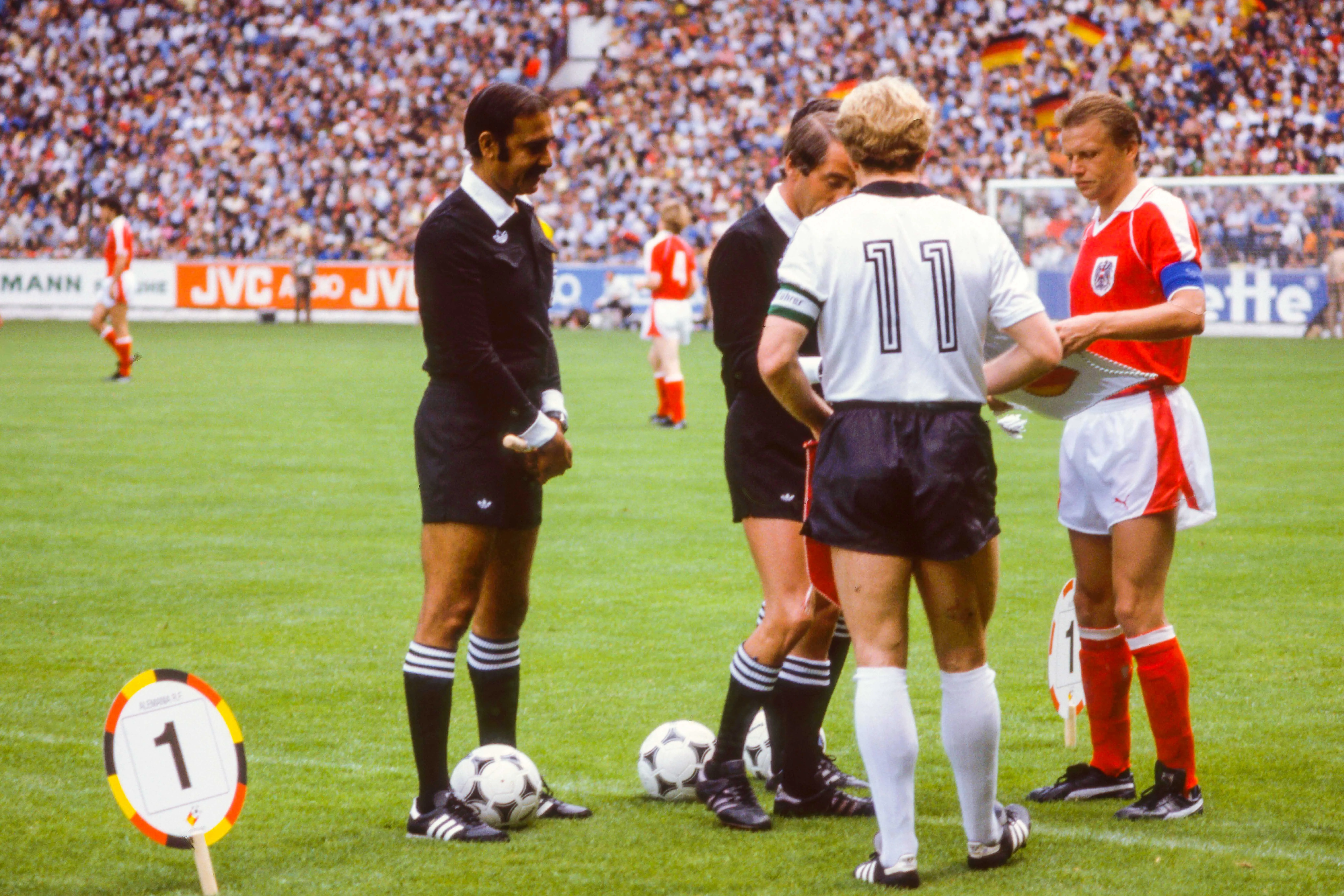 Karl Heinz Rummenigge,  Erich Obermayer, match de la honte