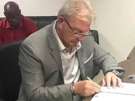 Guin&eacute;e : Paul Put a sign&eacute;, la liste vendredi