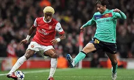 Arsenal&nbsp;: Alex Song, la tentation du Bar&ccedil;a