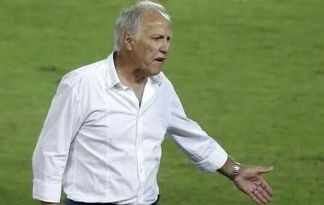 WAC Casablanca : &ccedil;a chauffe avec Ren&eacute; Girard !