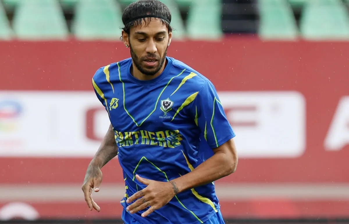 OM-Gabon : communiqu&eacute;, &ldquo;m&eacute;pris&rdquo; puis lib&eacute;ration&hellip; Le feuilleton Aubameyang &agrave; la CAN 2025 r&eacute;sum&eacute; en 8 actes