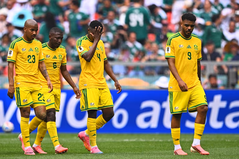 Mexique &ndash; Afrique du Sud : Sithole sombre, Williams sauve les meubles &ndash; les notes des Bafana Bafana