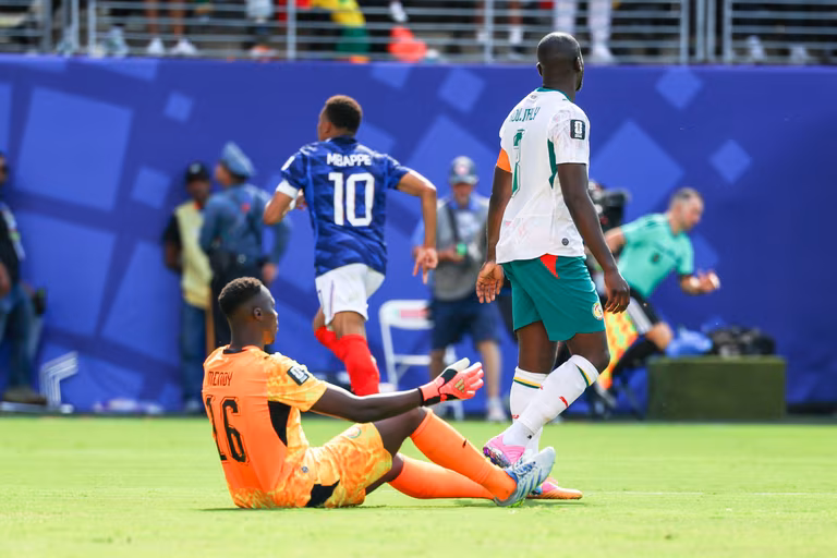France 3-1 S&eacute;n&eacute;gal : Edouard Mendy n&rsquo;a pas suffi, Man&eacute; et Koulibaly hors du coup&hellip; Les NOTES contrast&eacute;es des Lions (Coupe du monde 2026)