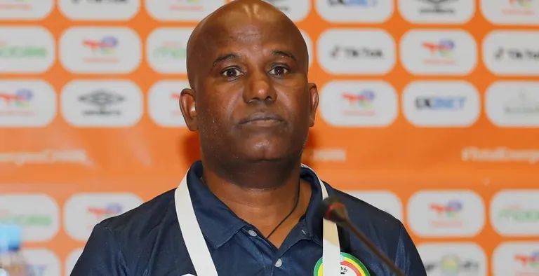CHAN 2022&nbsp;: le s&eacute;lectionneur de l&rsquo;Ethiopie victime d&rsquo;un tacle en plein match&nbsp;!