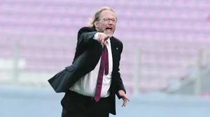 Malte : viré à cause du Cameroun, Saintfiet dément