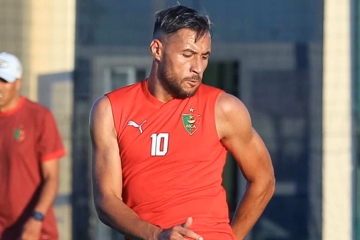 MC Alger : Bela&iuml;li n&rsquo;ira pas en France, divorce imminent !