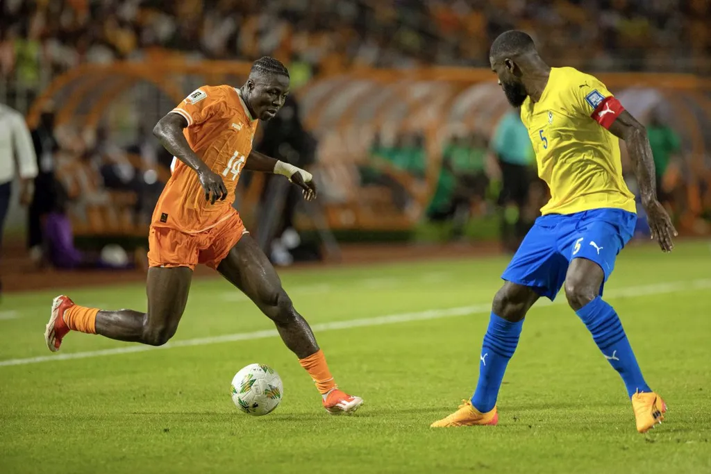 Bruno Ecuele Manga, Gabon