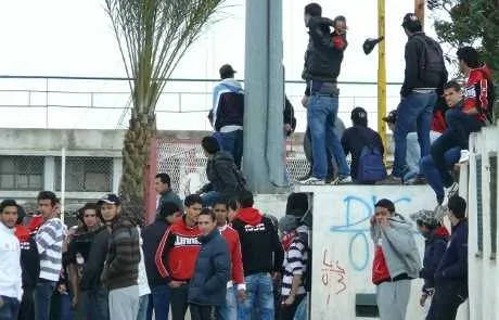 Tunisie : l&rsquo;Esp&eacute;rance Tunis aux commandes, le Club Africain agress&eacute;