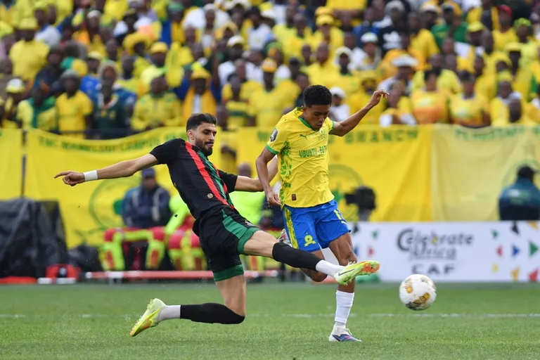 Ligue des champions CAF : Mamelodi Sundowns emp&ecirc;ch&eacute; d&rsquo;atterrir au Maroc ? Pol&eacute;mique avant la finale retour