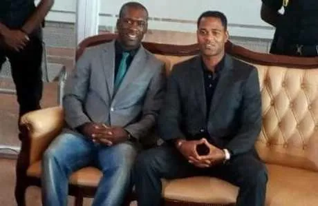 Accueil en grande pompe, signatures tardives&hellip; Le r&eacute;cit de la premi&egrave;re journ&eacute;e de Seedorf et Kluivert au Cameroun