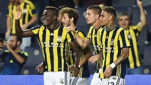 LDC : Emenike sirote Monaco !