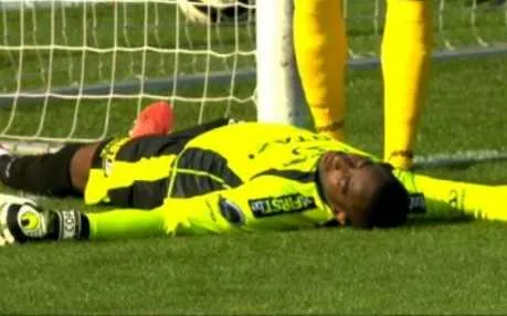 Copa Barry assomm&eacute; par son poteau