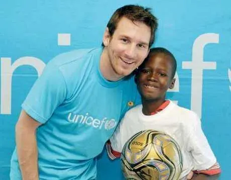 Lionel Messi en visite au S&eacute;n&eacute;gal