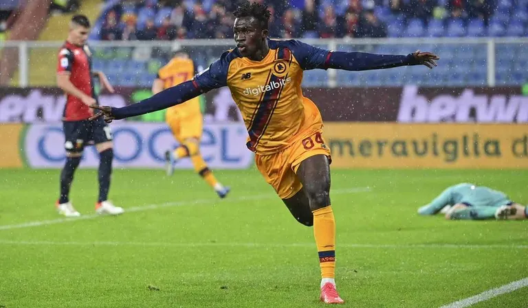 Roma : Wijnaldum blessé à cause d’Afena-Gyan ? Mourinho répond aux “ordures” !