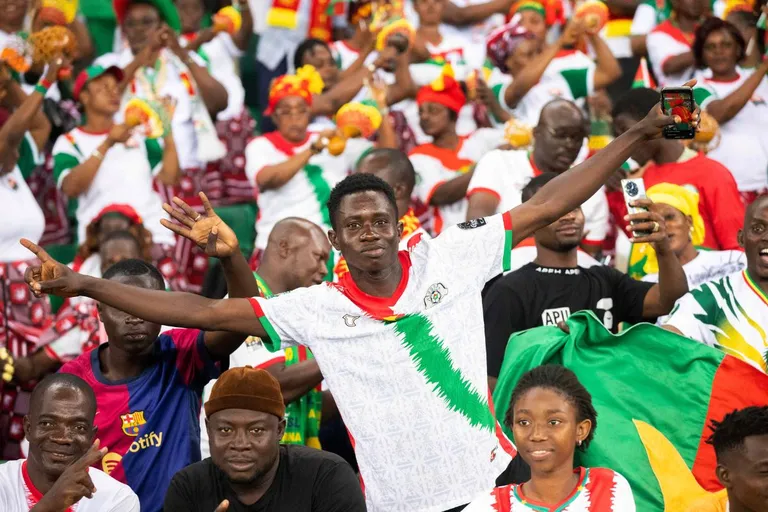 Porté par son petit nouveau, le Burkina Faso se redresse au Maroc