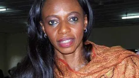 Sierra Leone : Isha Johansen, pr&eacute;sidente vir&eacute;e par t&eacute;l&eacute;phone !