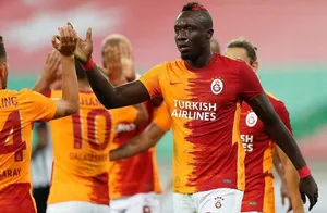 Galatasaray : revanchard, Mbaye Diagne claque un doublé décisif en Ligue Europa
