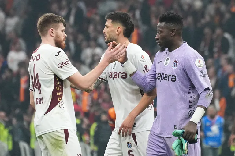 10/10, 3 tirs au but arr&ecirc;t&eacute;s : la masterclass d&rsquo;Andr&eacute; Onana en Coupe de Turquie