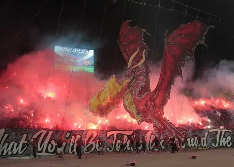 Derby de Casablanca&nbsp;: un tifo exceptionnel avec un dragon en mouvement&nbsp;!